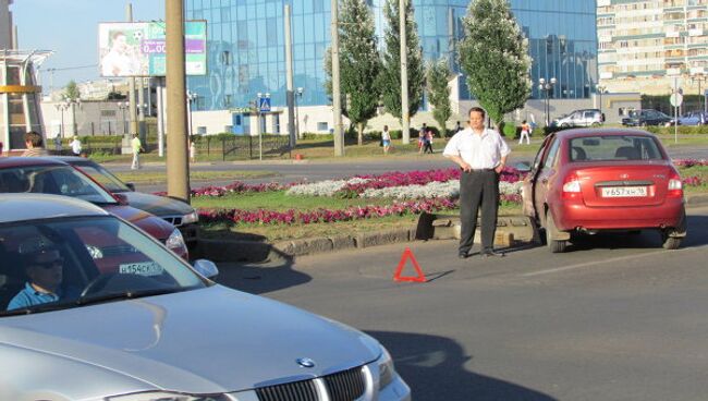 Перед мэрией Набережных Челнов столкнулись LADA и Nexia