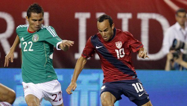 Игровой момент матча США - Мексика