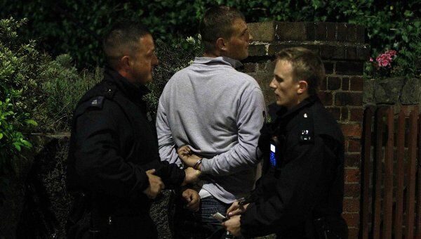 Полиция Лондона проводит задержание предполагаемых участников массовых беспорядков