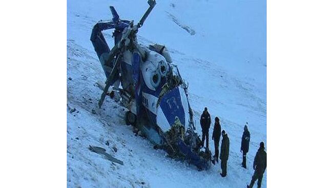 Ми-171 разбился 9 января 2009 года в районе горы Черная на Алтае. Фото с места события