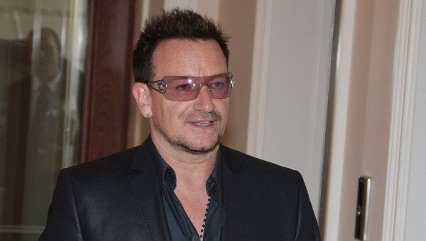 Солист группы U2 Боно. Архив