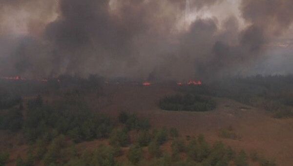 Крупный природный пожар в Волгоградской области тушат с воздуха