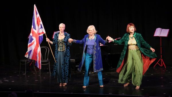 Британское комик-трио Fascinating Aida на фестивале Фриндж в Эдинбурге