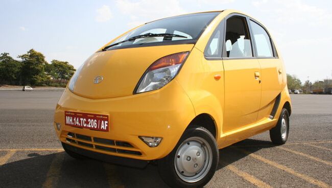 Tata Nano - самый дешевый в мире автомобиль. Архив