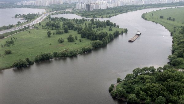 Вид на Москву-реку и район Строгино. Архив