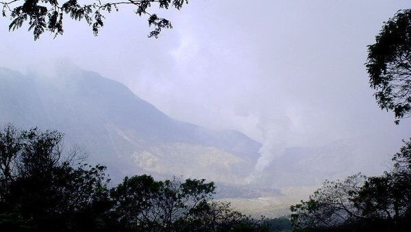 Вулкан Папандаян в Индонезии. Архив