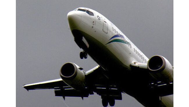 Похитители самолета в Мексике освободили большую часть пассажиров