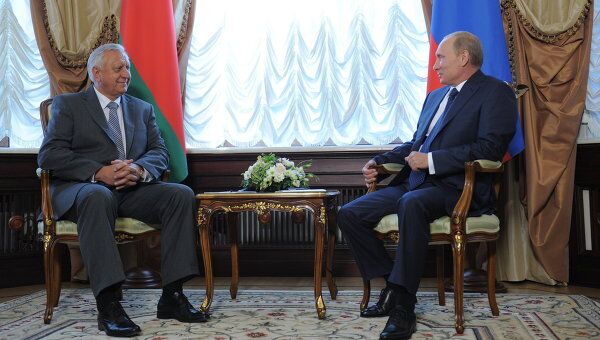 Премьер-министр РФ В.Путин встретился с премьер-министром Белоруссии М.Мясниковичем
