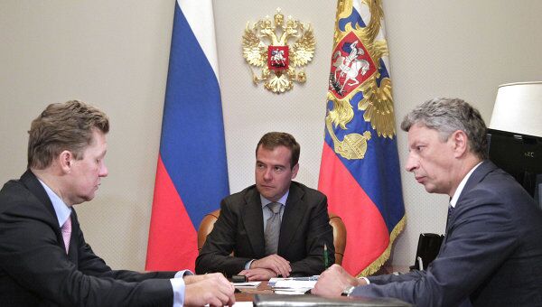 Президент РФ Д.Медведев провел встречу с главой Газпрома А.Миллером и министром топлива и энергетики Украины Ю.Бойко