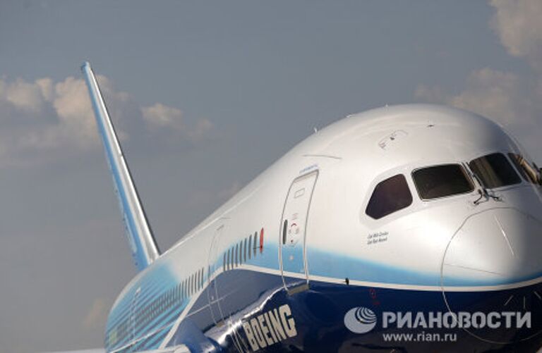 Прилет самолета Boeing-787 на авиасалон МАКС-2011