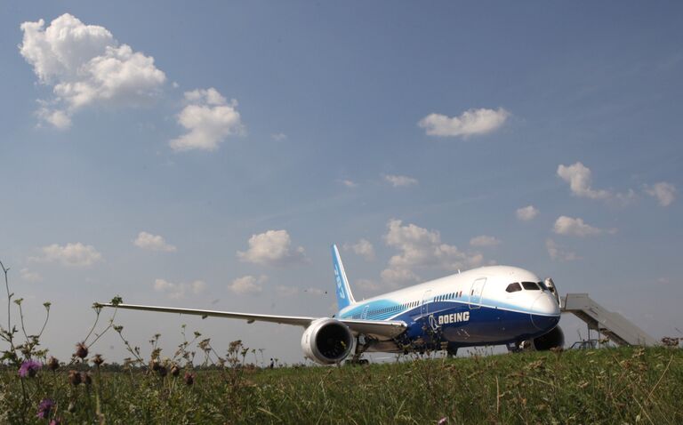 Прилет самолета Boeing-787 на авиасалон МАКС-2011