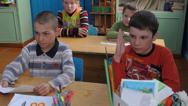Более тысячи школ в России закроют в новом учебном году