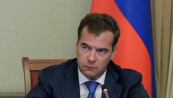 Медведев: вопрос транскаспийского газопровода требует согласования