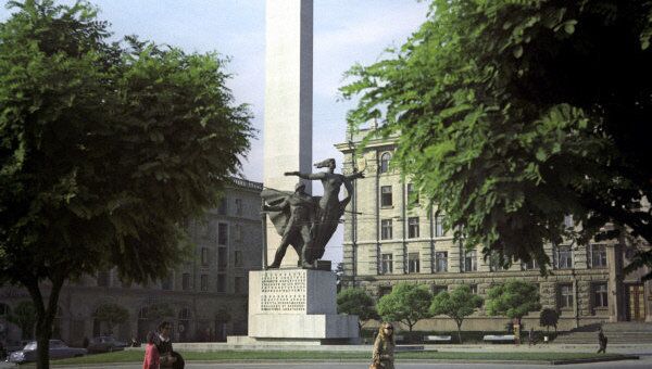 Памятник в честь освобождения Молдавии от немецко-фашистских захватчиков в центре Кишинева. Архивное фото