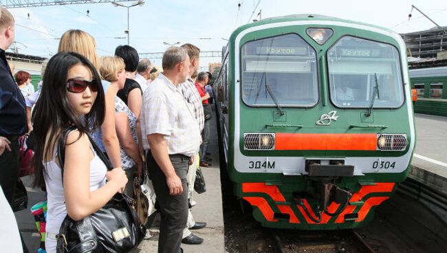 Пассажиры электропоездов. Архив