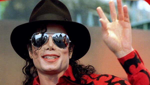 Майкл Джексон за год после смерти заработал больше всех живых звезд 