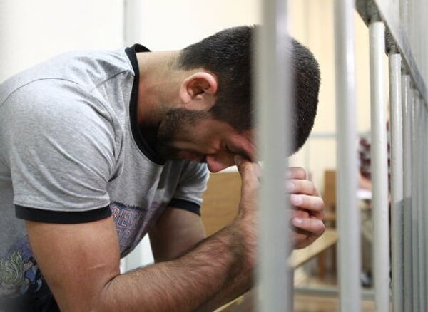 Мирзаев просил о рассмотрении дела в особом порядке, признав вину и выразив раскаяние в убийстве по неосторожности Мирзаев просил о рассмотрении дела в особом порядке, признав вину и выразив раскаяние в убийстве по неосторожности