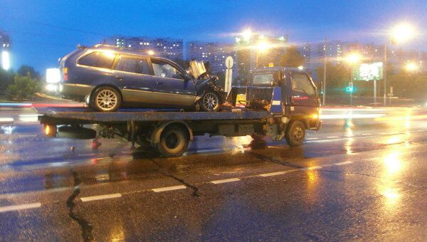 BMW X5  и Toyota Corolla столкнулись на Варшавском шоссе