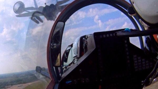 Пилотаж МиГ-35 и МиГ-29 на МАКС-2011. Видео из кабин пилотов истребителей