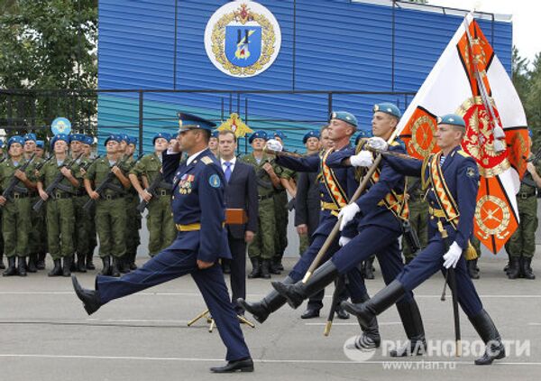 Д.Медведев посетил десантно-штурмовую бригаду в Бурятии