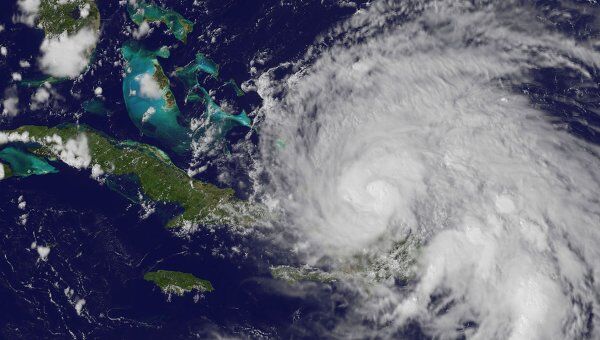 Снимок NASA, показывающий приближение урагана Айрин