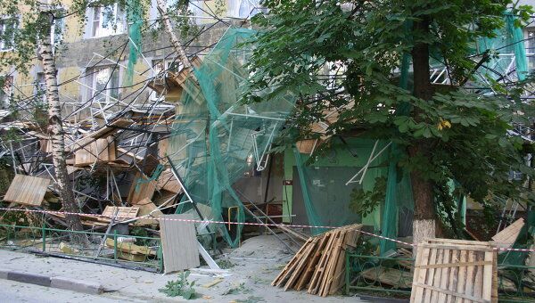 Обрушение строительных лесов в жилом доме на Самаркандском бульваре.