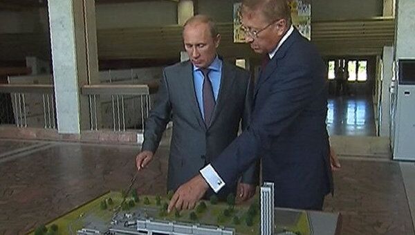Путин признался ученым, что относится к умным домам с интересом и опаской