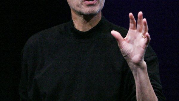 Глава Apple Стив Джобс ушел со своего поста