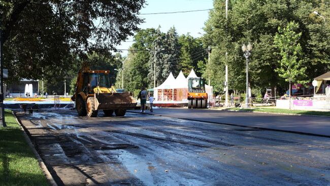 В Москве меняют асфальт. Архив