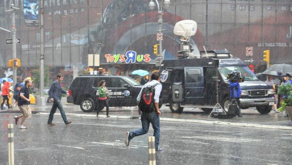 Первые предвестники урагана на Таймс-сквер в Нью-Йорке