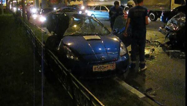 BMW и Toyota столкнулись на юго-востоке Москвы, два человека погибли