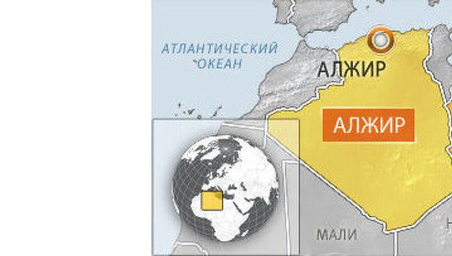 Жена полковника Муамара Каддафи и трое его детей прибыли в Алжир, заявило МИД этой североафриканской страны.