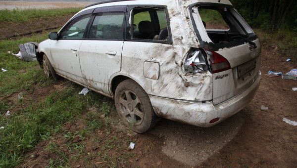 Автомобиль опрокинулся на ровной дороге в Приморском крае