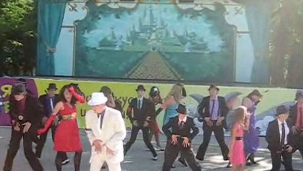В честь дня рождения Майкла Джексона молодежь Краснодара танцевала целый день