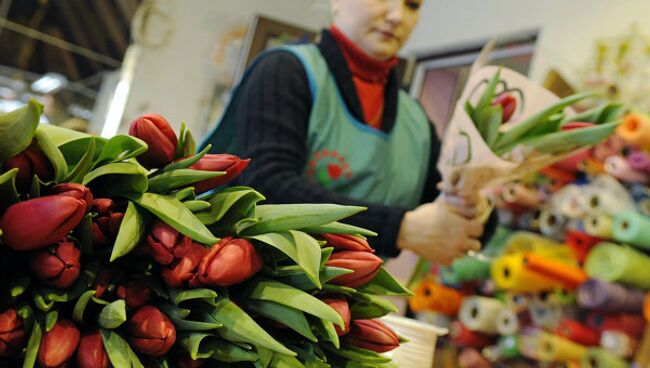 Продажа цветов в канун Международного женского дня