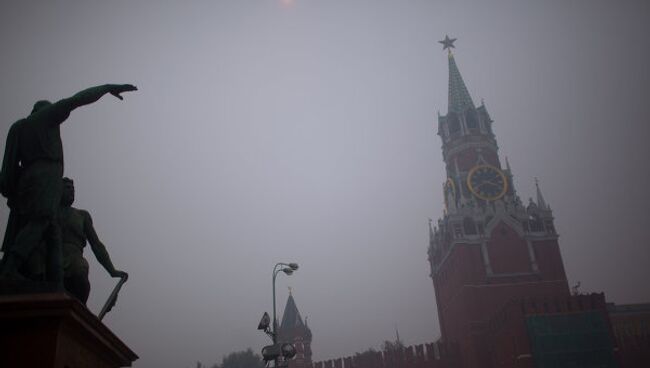 Москва в дыму от лесных пожаров. Архивное фото