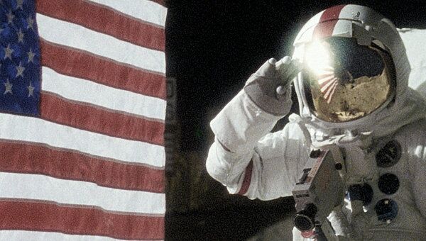 Кадр из фильма Аполлон 18