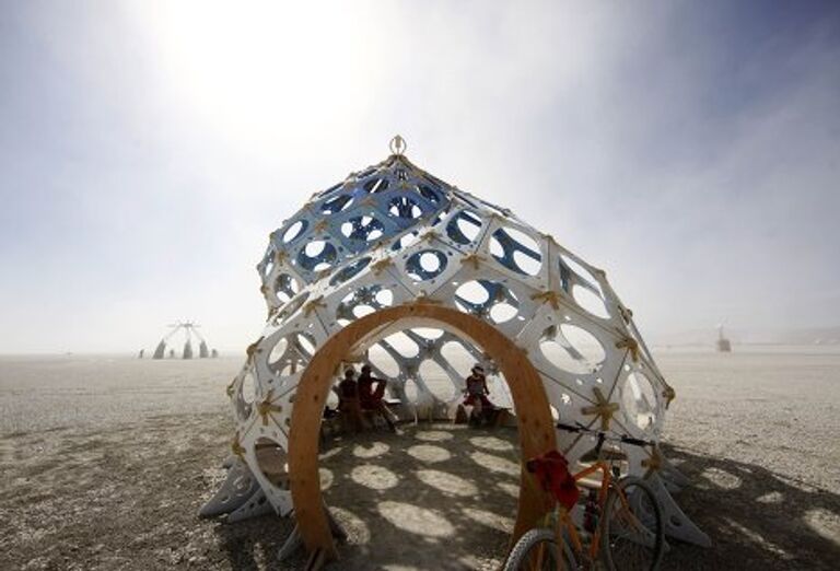 Фестиваль Burning Man в пустыне Блэк-Рок (Black Rock desert, пустыня Черной скалы) в штате Невада в США