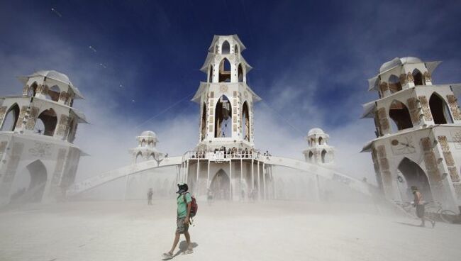 Фестиваль Burning Man в пустыне Блэк-Рок (Black Rock desert, пустыня Черной скалы) в штате Невада в США