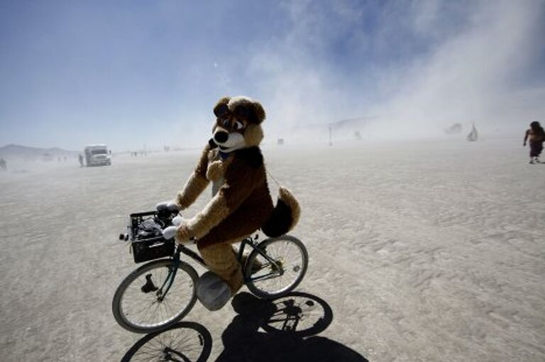 Фестиваль Burning Man в пустыне Блэк-Рок (Black Rock desert, пустыня Черной скалы) в штате Невада в США