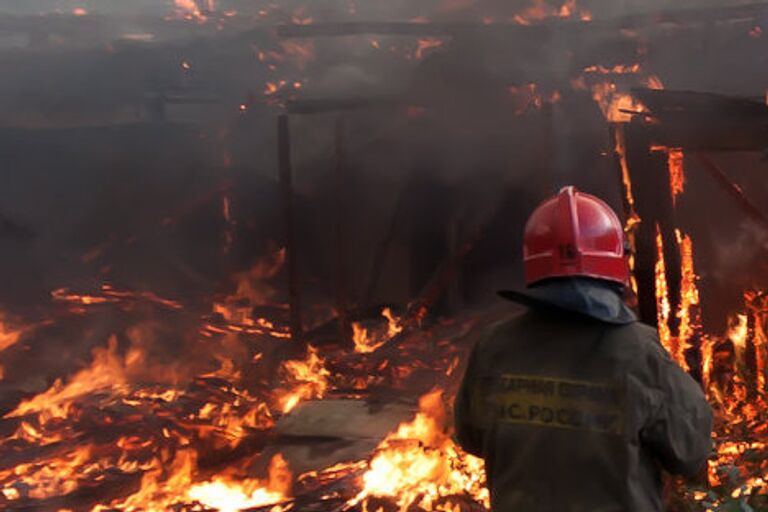 Под Петербургом горели совхозные погреба