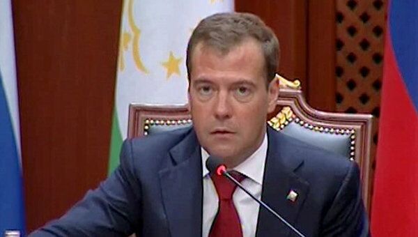 Медведев намерен оставить военную базу РФ в Таджикистане еще на 49 лет