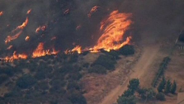 Лесные пожары бушуют на юге Калифорнии