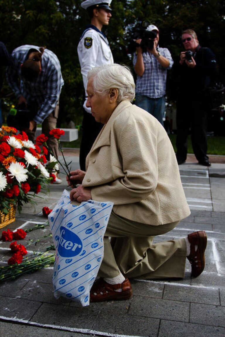 У Театрального центра на Дубровке прошла акция памяти