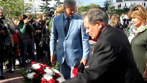 Москвичи почтили память жертв теракта на улице Гурьянова