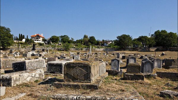 Караимское кладбище 