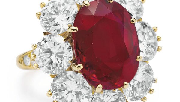 Кольцо с рубином и бриллиантами весом 8,24 карат от Van Cleef & Arpels, 1968 год