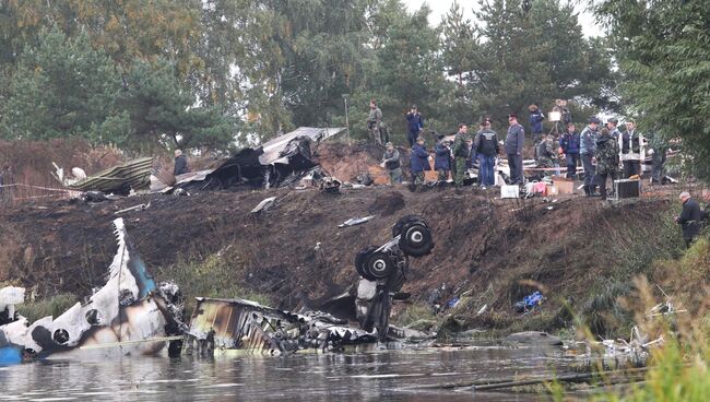 На месте крушения самолета Як-42 под Ярославлем