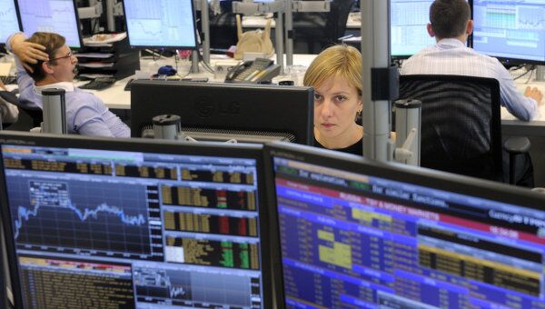 Аналитики: российский рынок акций откроется небольшим снижением
