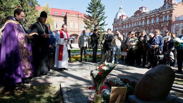 Представители христианских конфессий освятили в Томске памятник репрессированным латышам